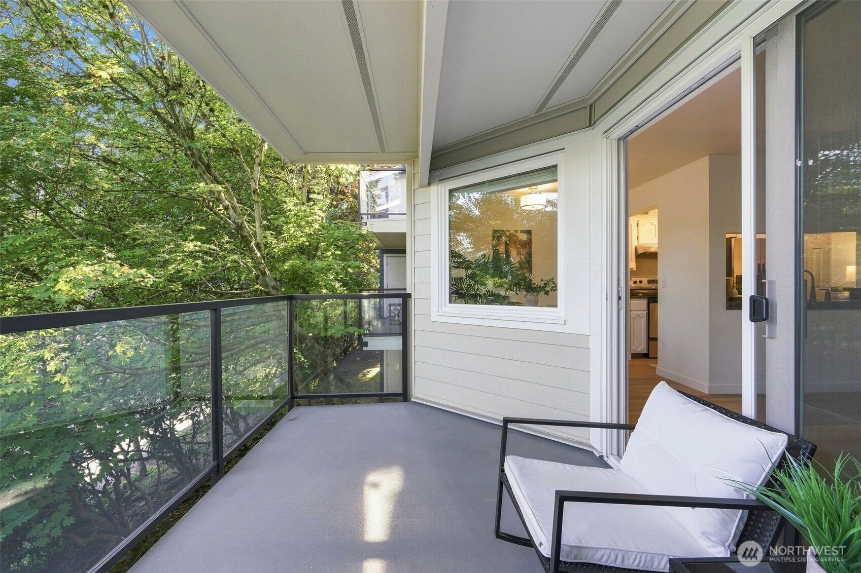 4187 W Lake Sammamish Parkway B207 Property Photo 8