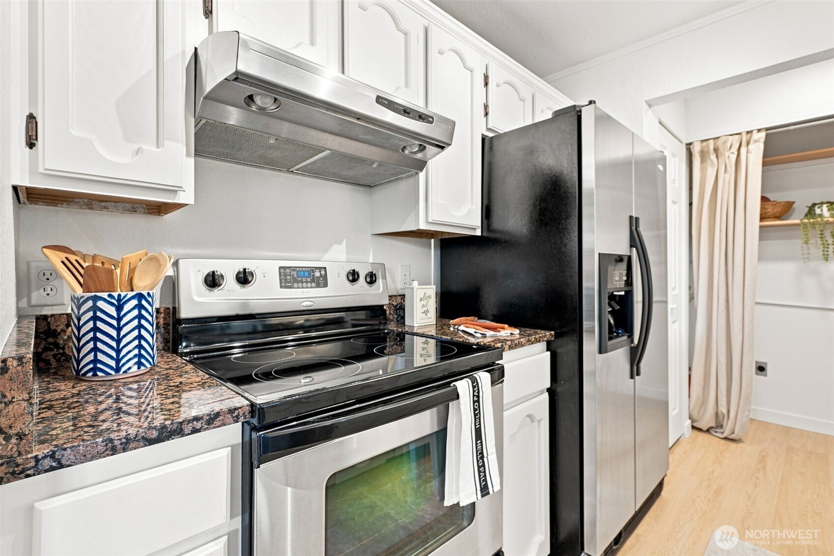 4187 W Lake Sammamish Parkway B207 Property Photo 12