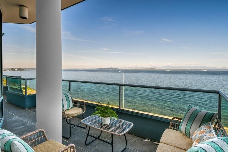 1374 Alki Avenue 400 Property Photo 10