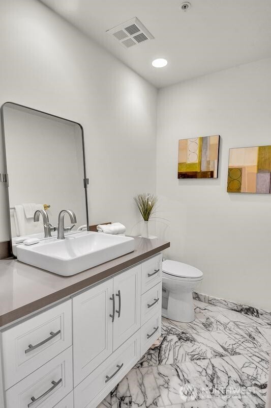 1374 Alki Avenue 400 Property Photo 21