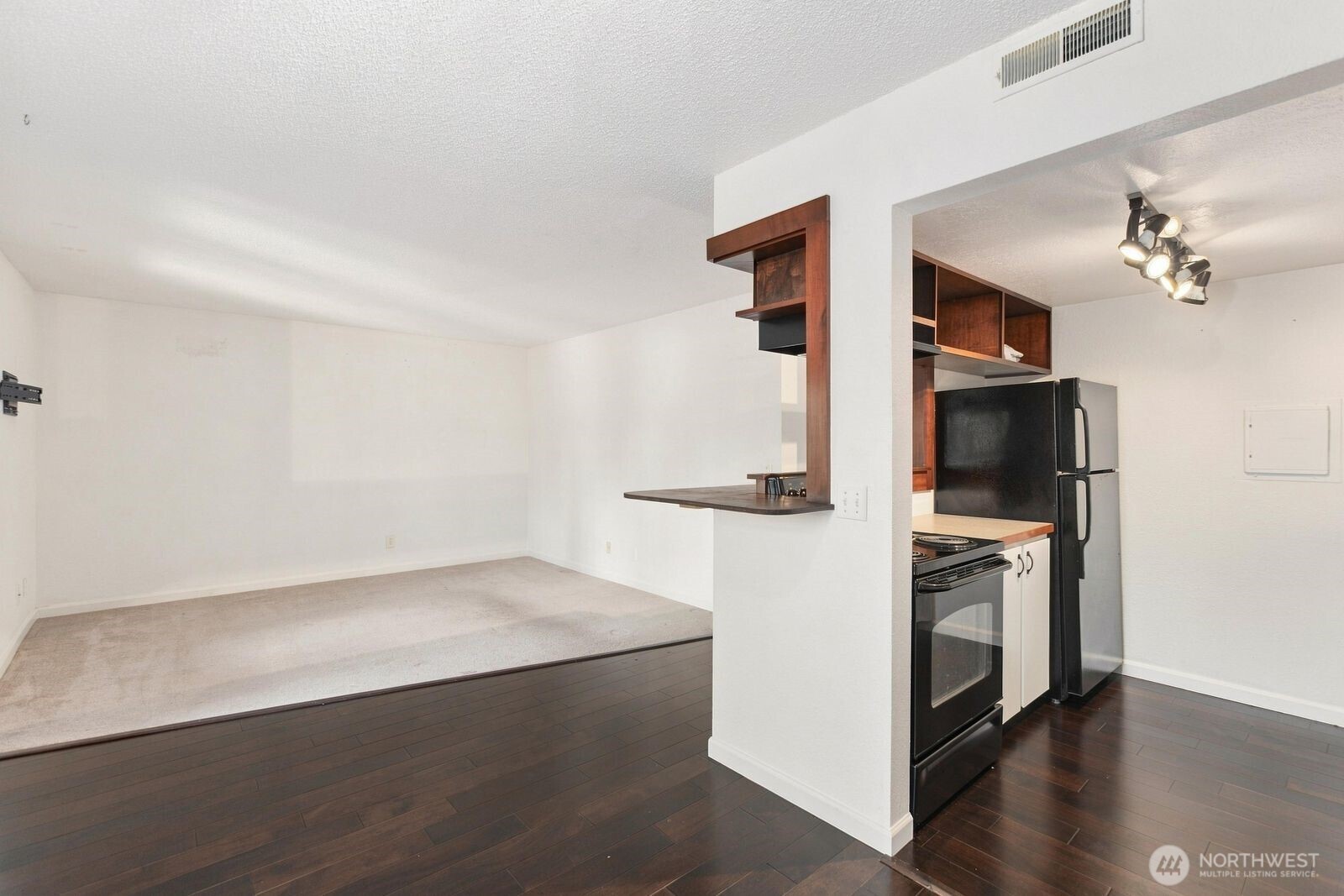 14010 Juanita Drive C6 Property Photo 3