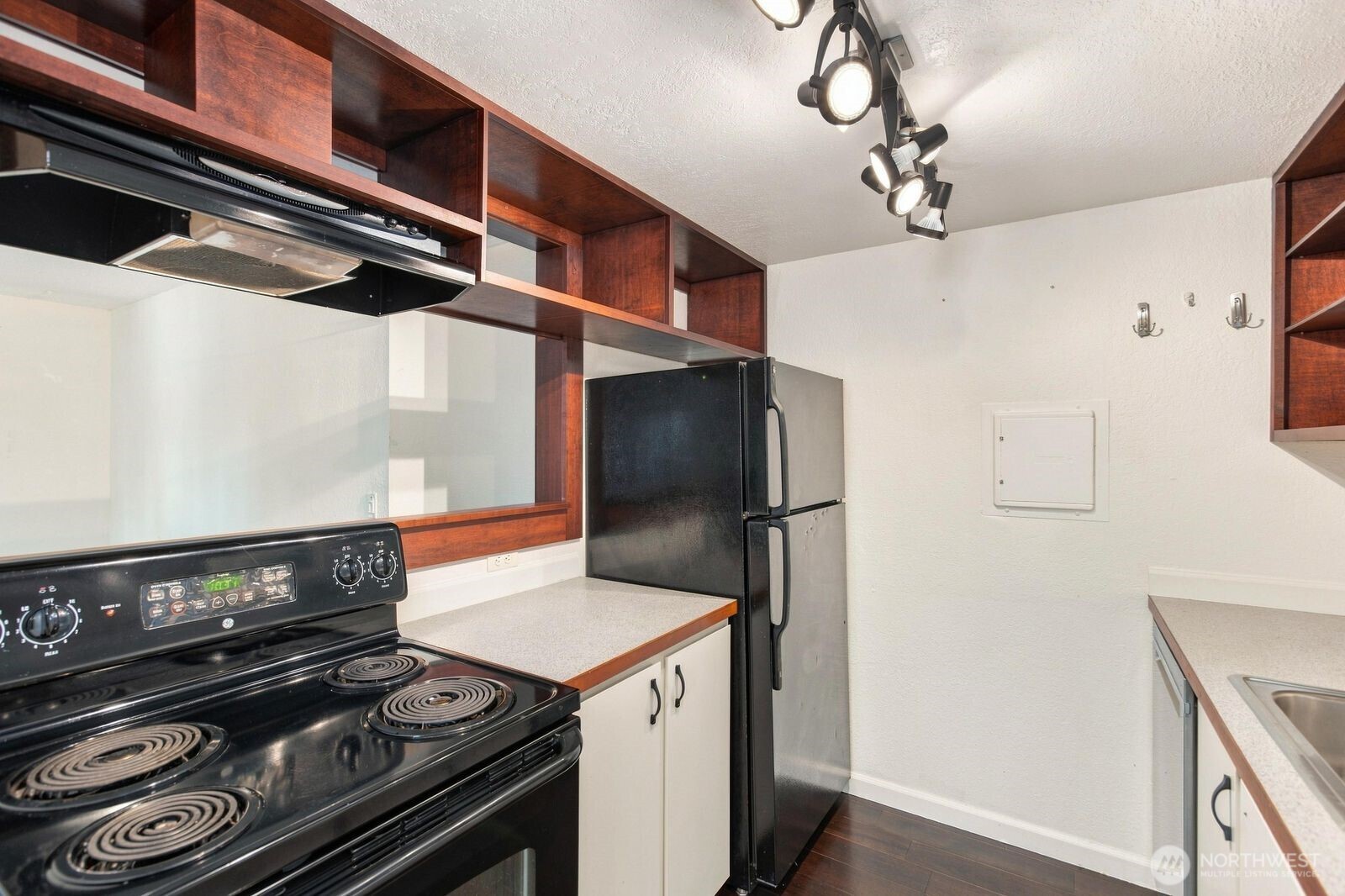 14010 Juanita Drive C6 Property Photo 4