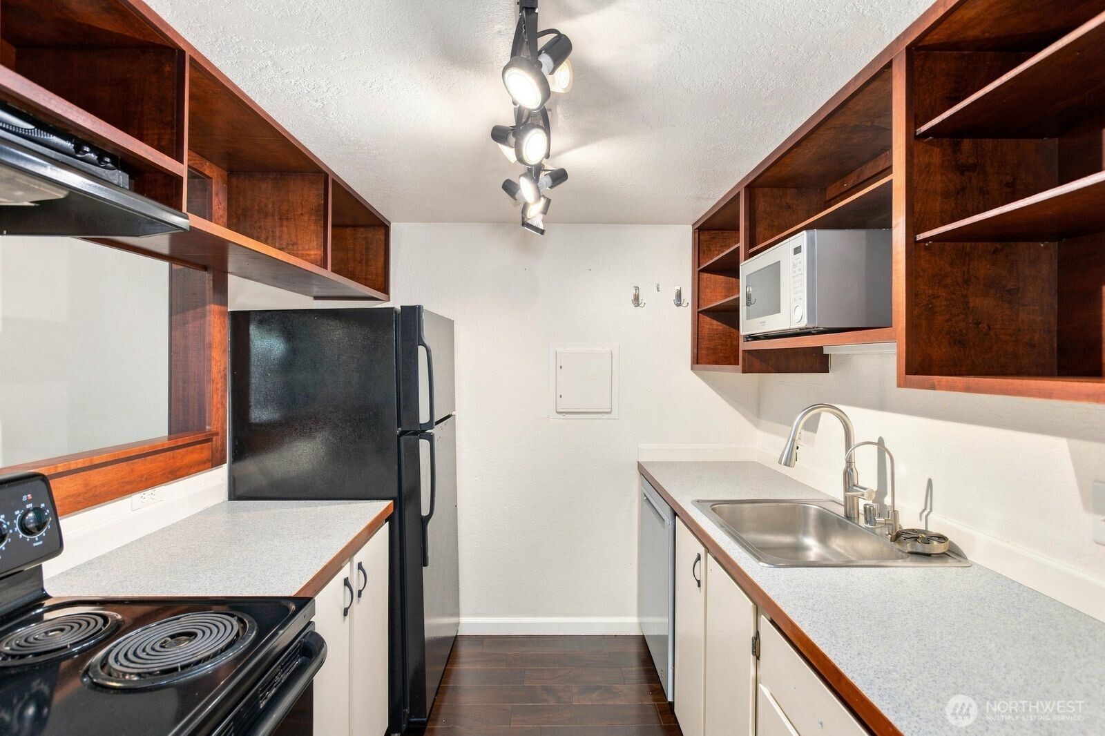 14010 Juanita Drive C6 Property Photo 6