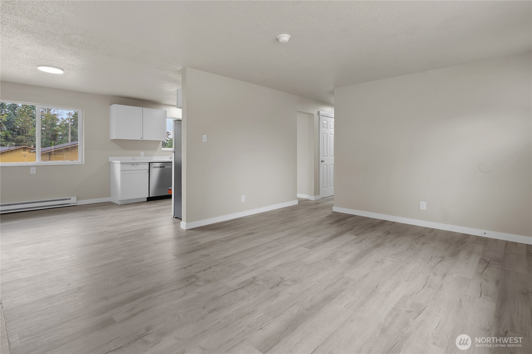 117 176th St E Property Photo 6