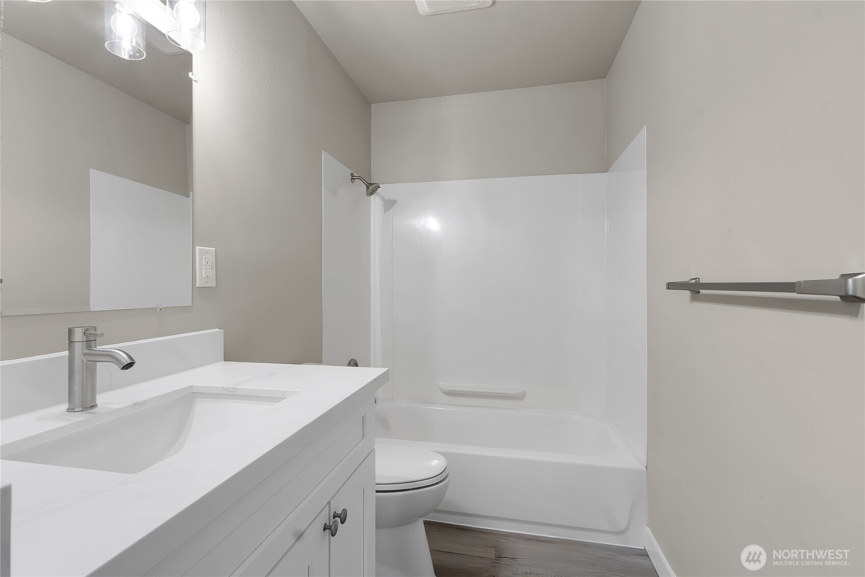 117 176th St E Property Photo 18
