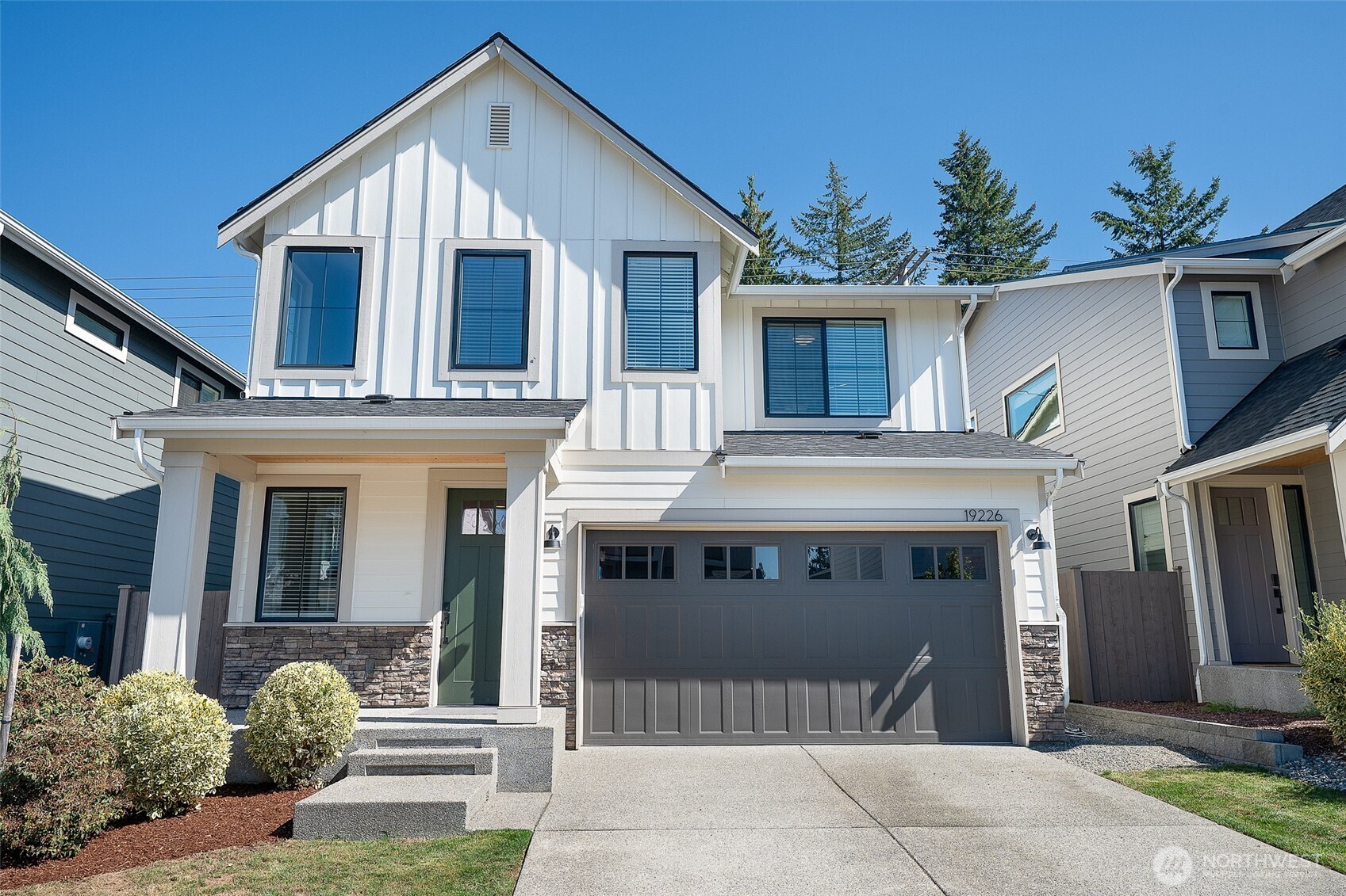 19226 139th Place Property Photo 3