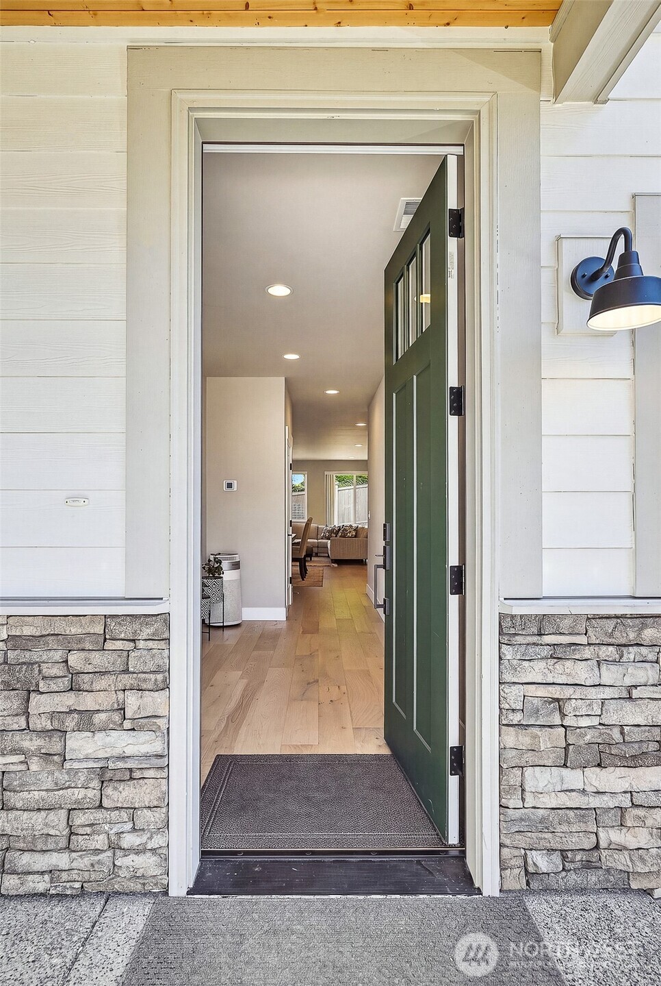19226 139th Place Property Photo 5