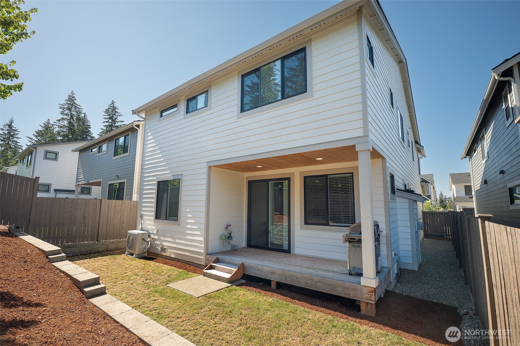 19226 139th Place Property Photo 35