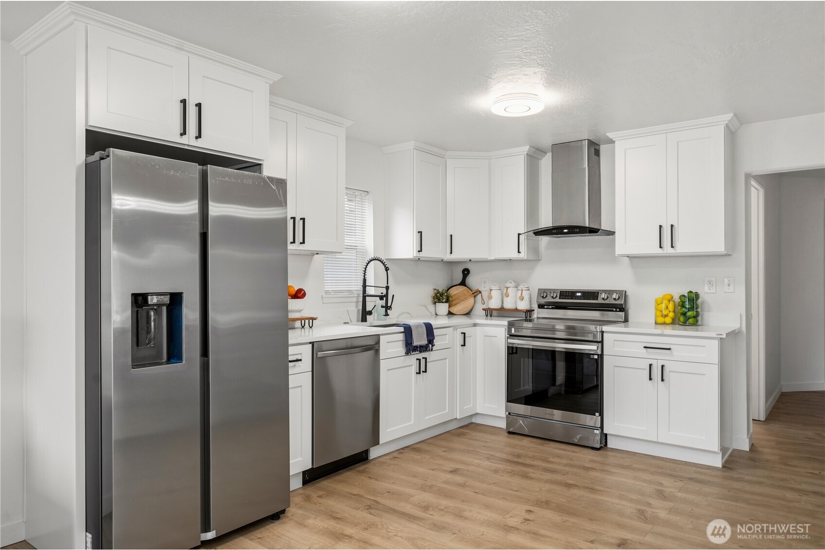535 Morris Avenue Property Photo 7