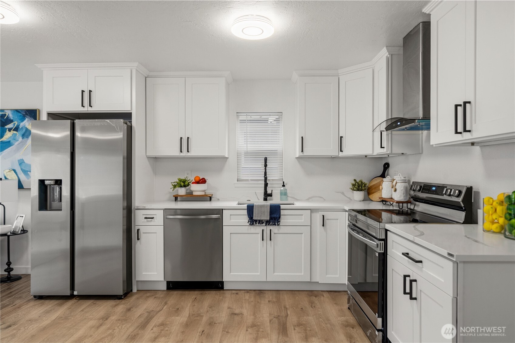 535 Morris Avenue Property Photo 8