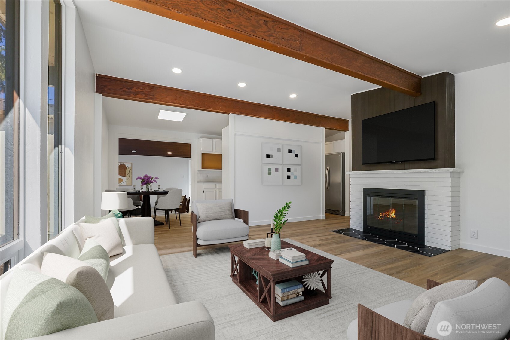 20224 1st Place Property Photo 2