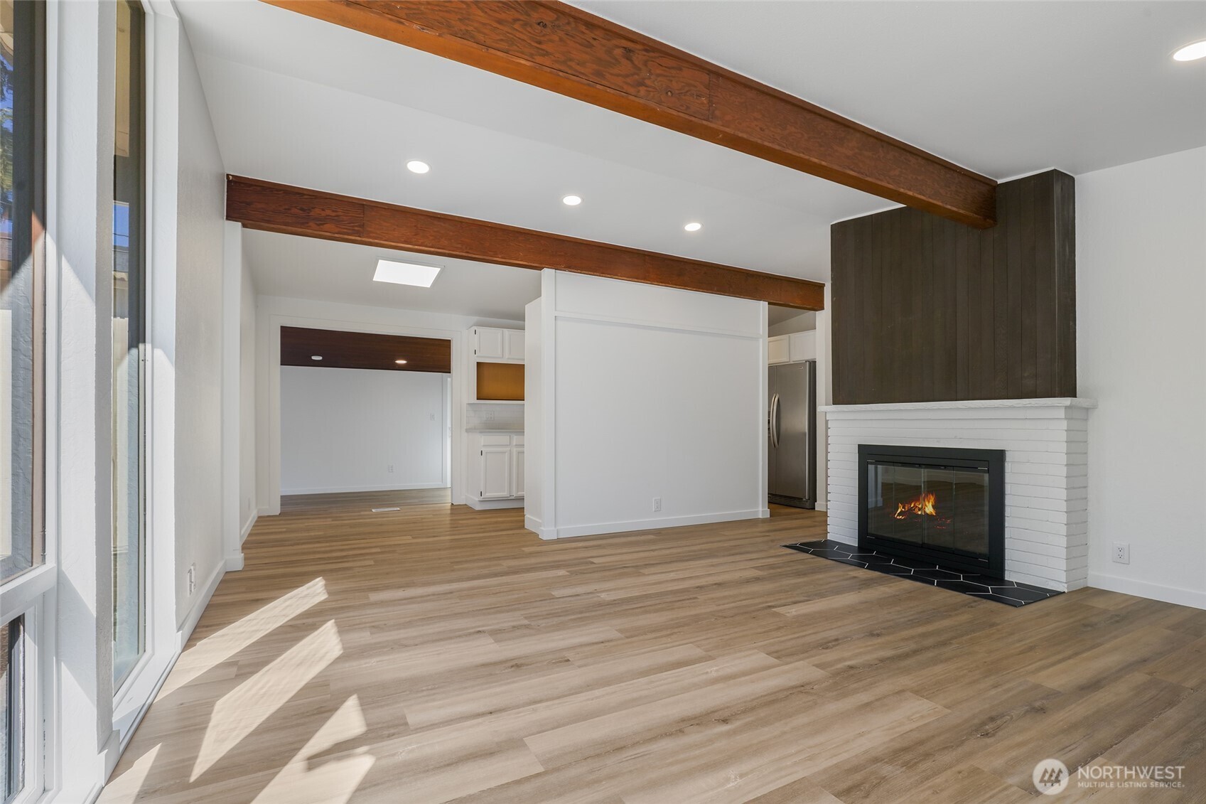 20224 1st Place Property Photo 3