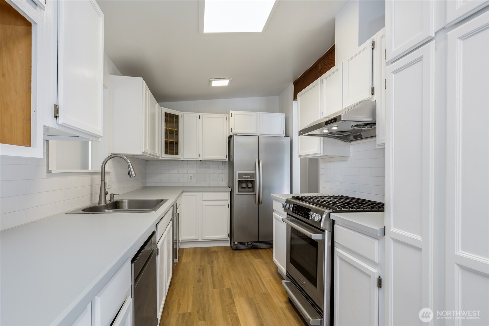 20224 1st Place Property Photo 8