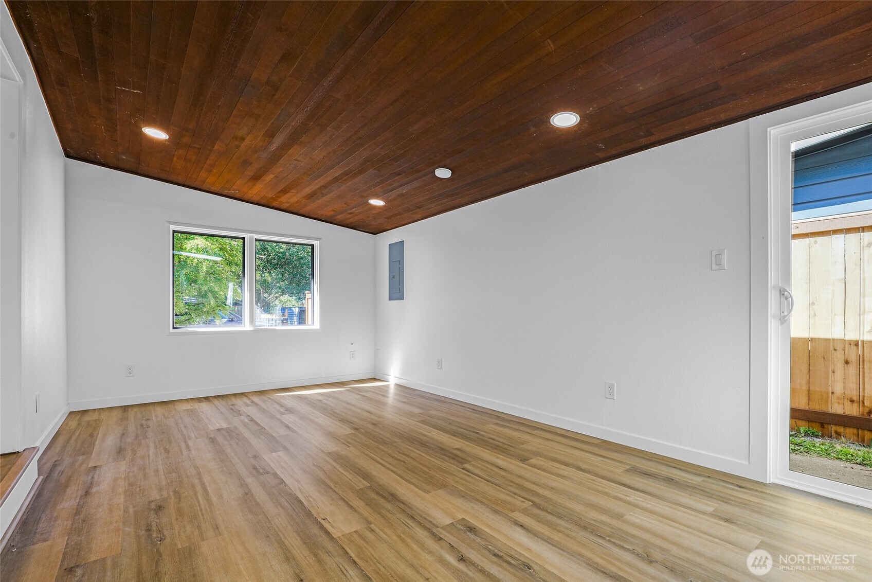 20224 1st Place Property Photo 11