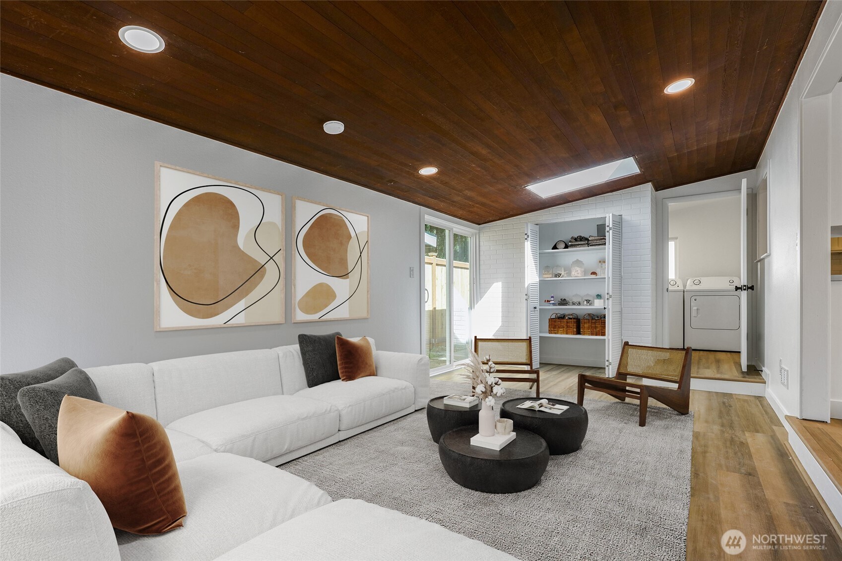 20224 1st Place Property Photo 12