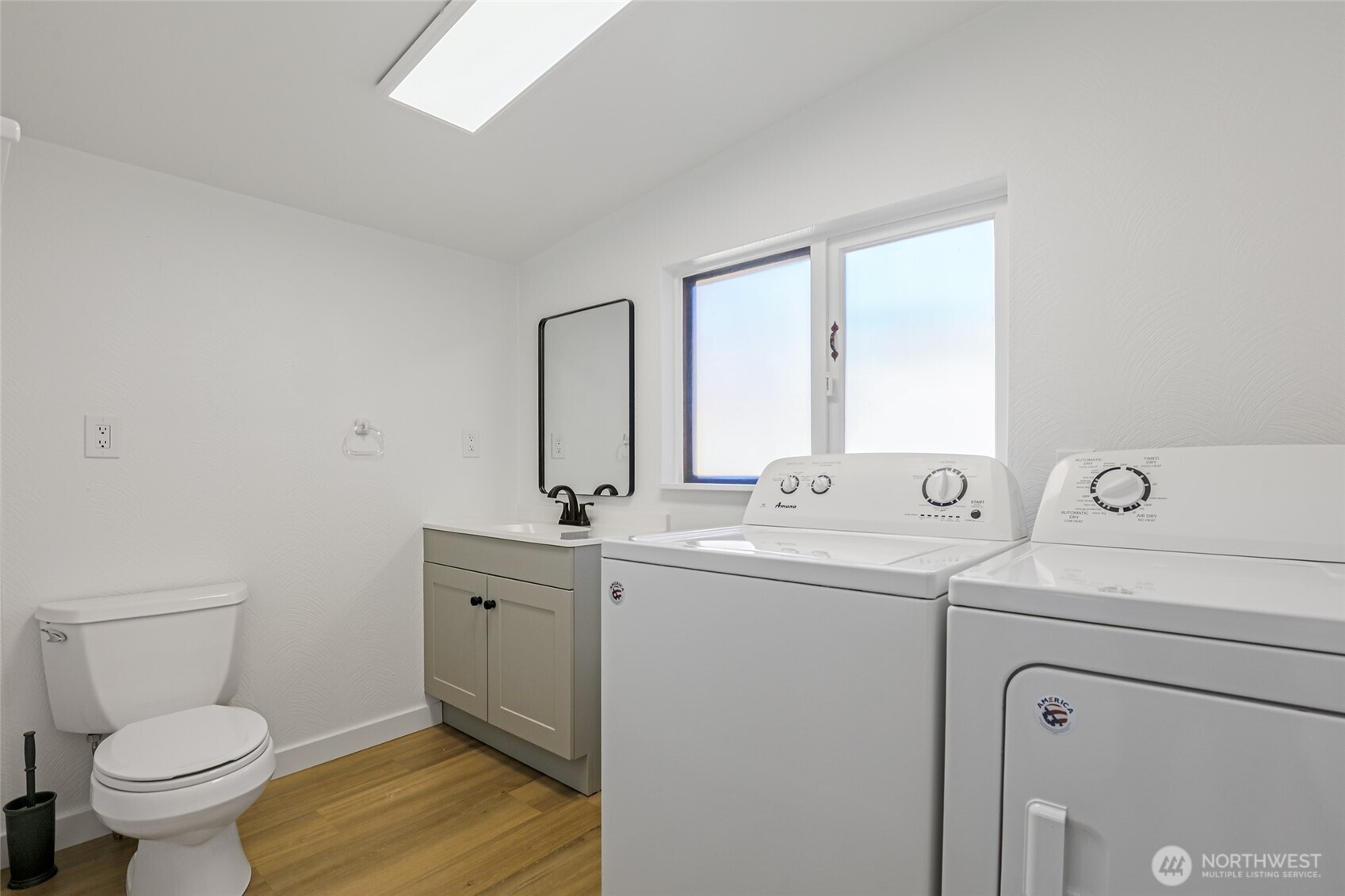 20224 1st Place Property Photo 20