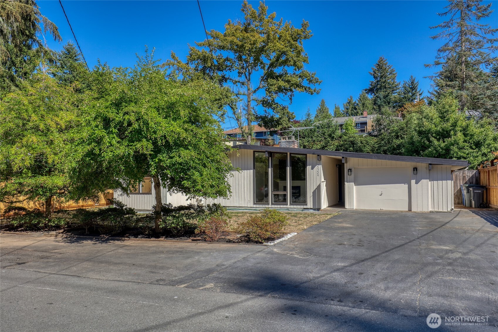 20224 1st Place Property Photo 28