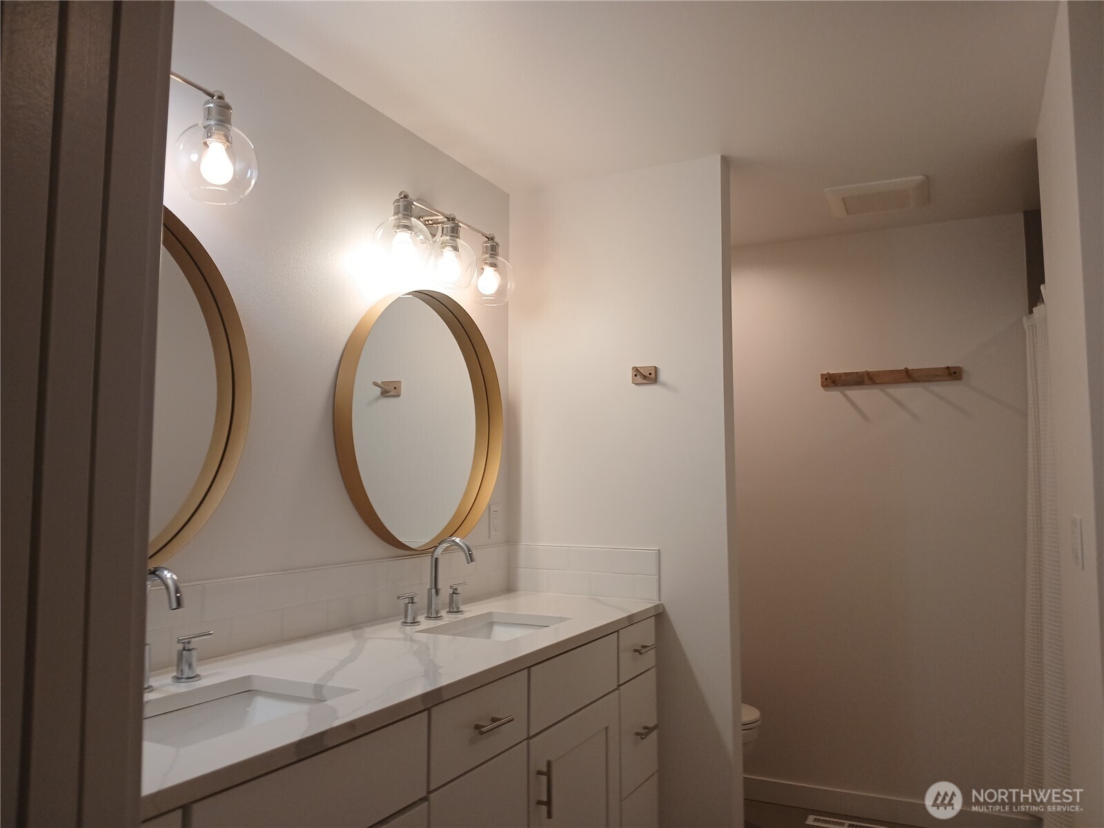 13707 Harbor Lane Property Photo 4