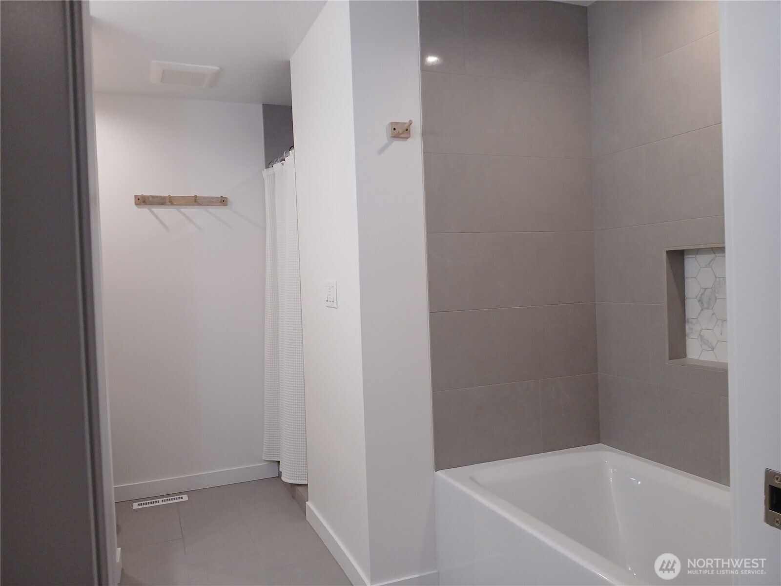 13707 Harbor Lane Property Photo 5