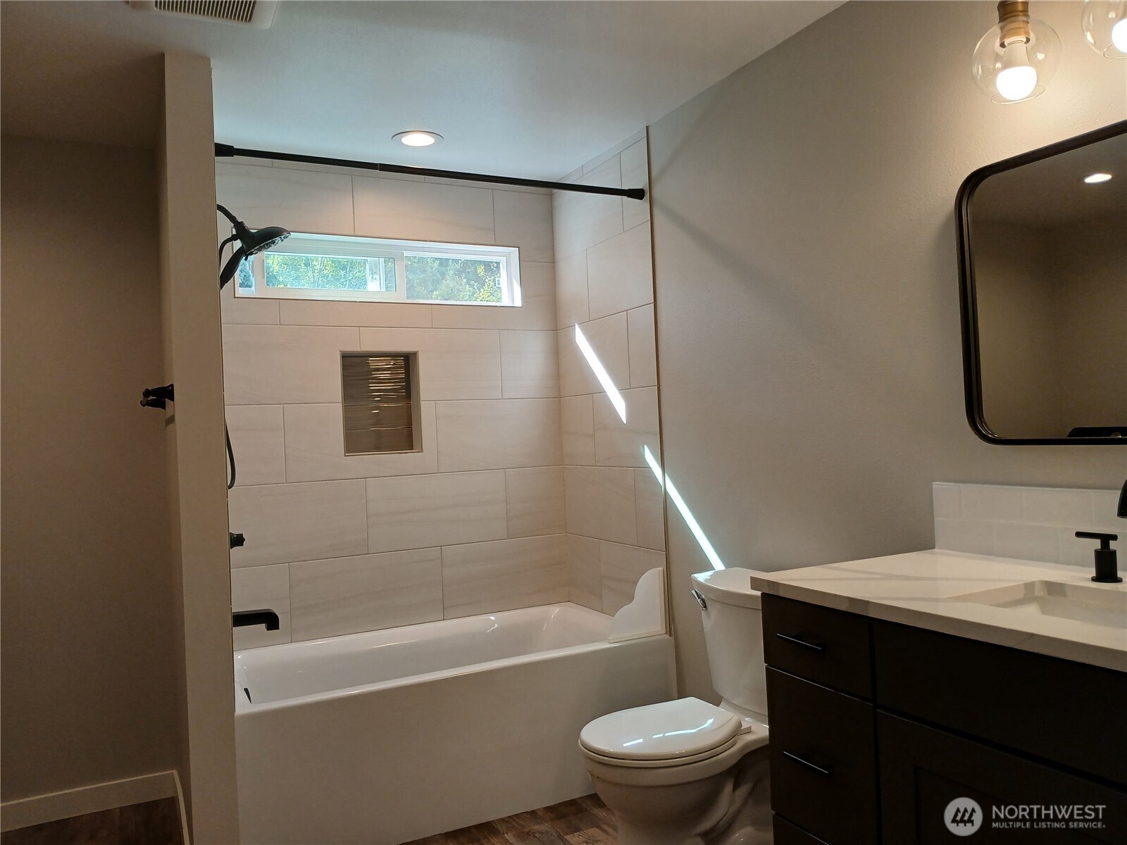 13707 Harbor Lane Property Photo 10