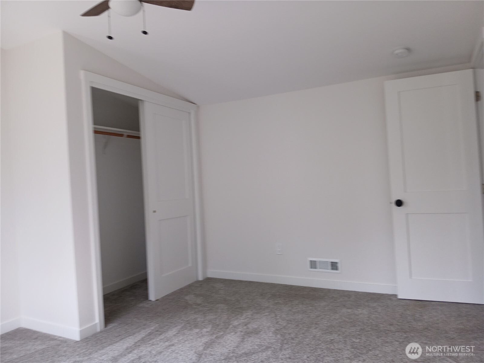 13707 Harbor Lane Property Photo 13