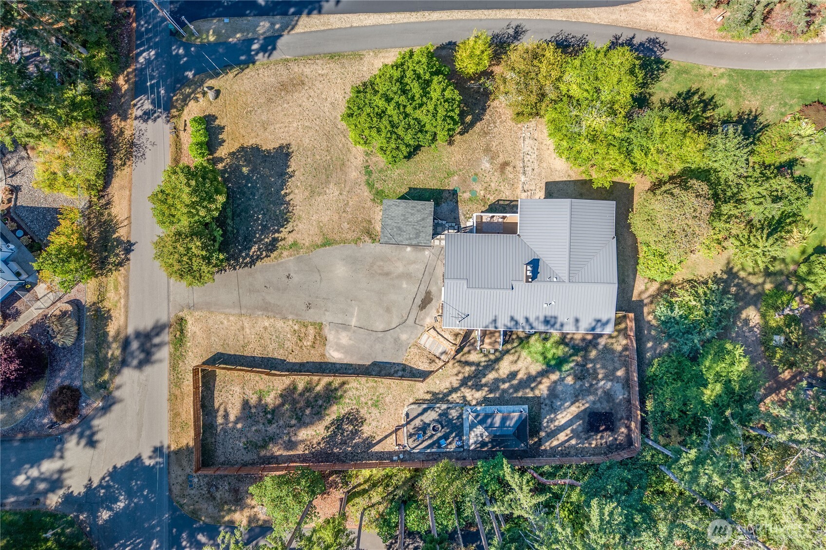 1868 Nw Palmer Lane Property Photo 2