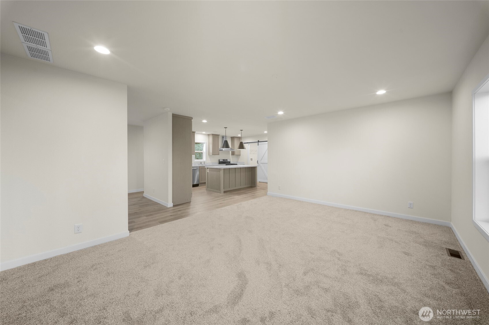 18812 8th Avenue Property Photo 7