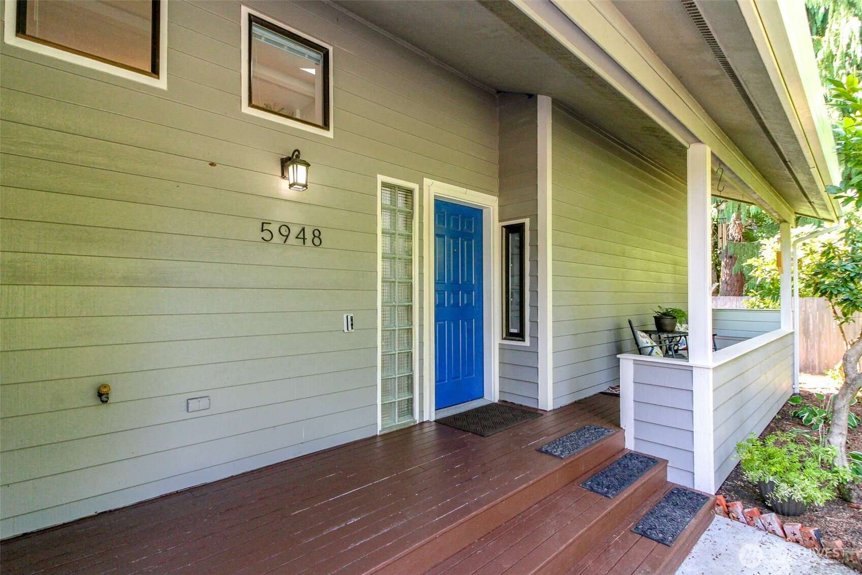 5948 Glenmore Drive Property Photo 2