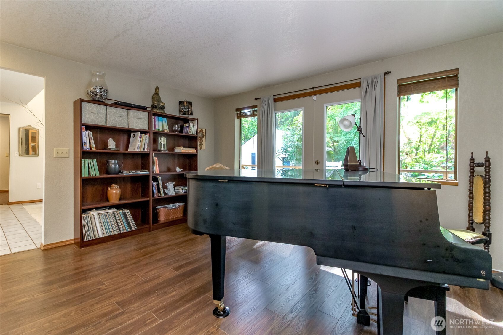5948 Glenmore Drive Property Photo 6