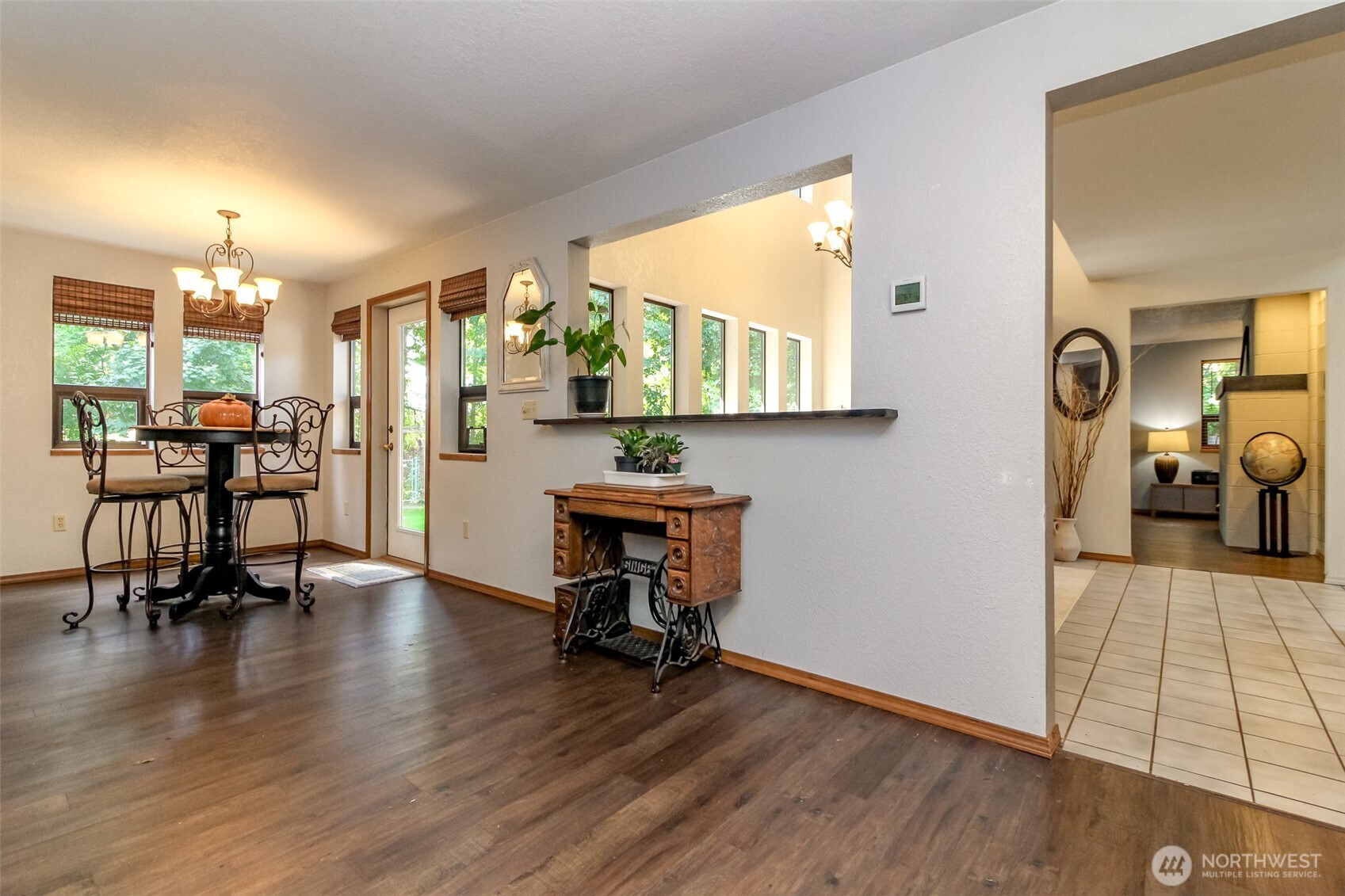 5948 Glenmore Drive Property Photo 8
