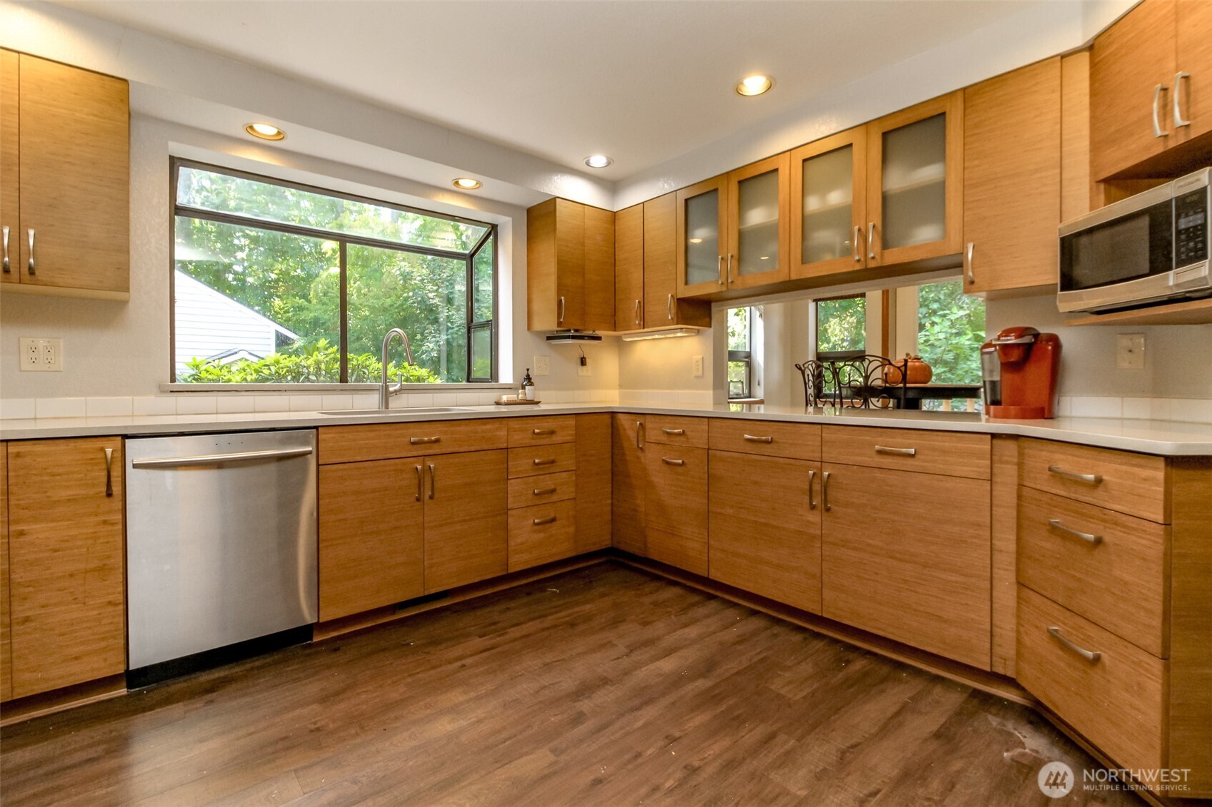5948 Glenmore Drive Property Photo 11