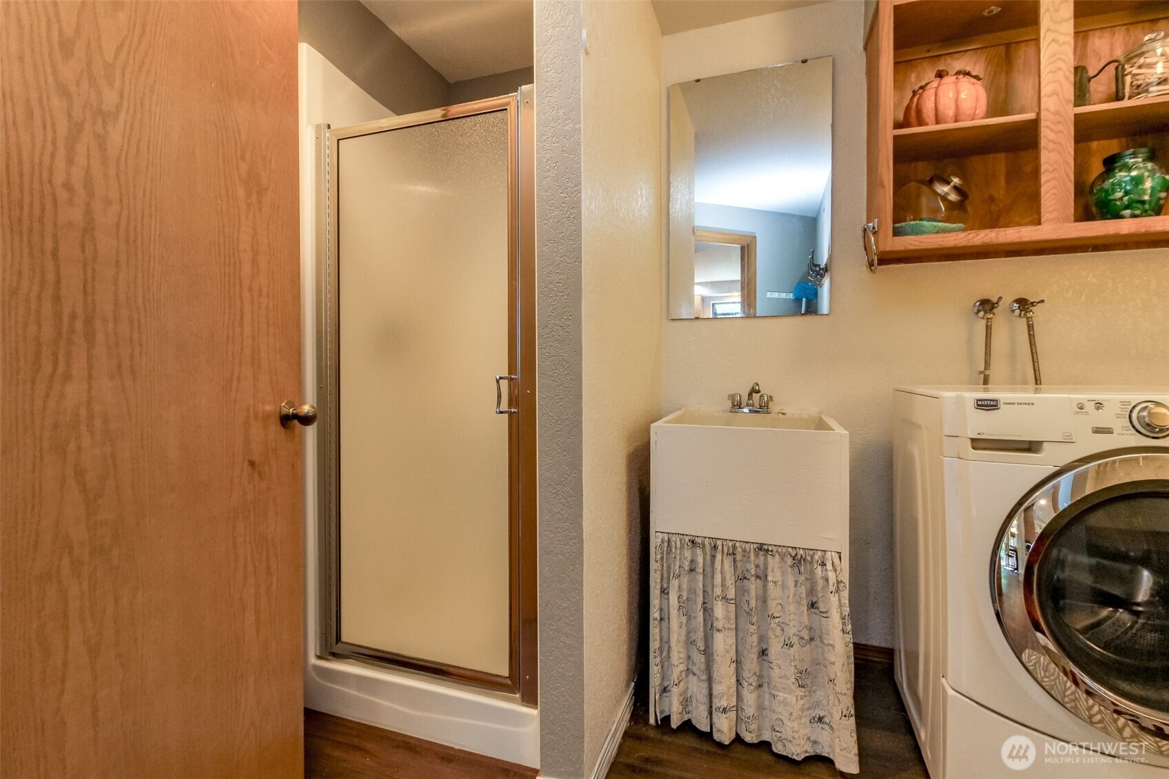 5948 Glenmore Drive Property Photo 12