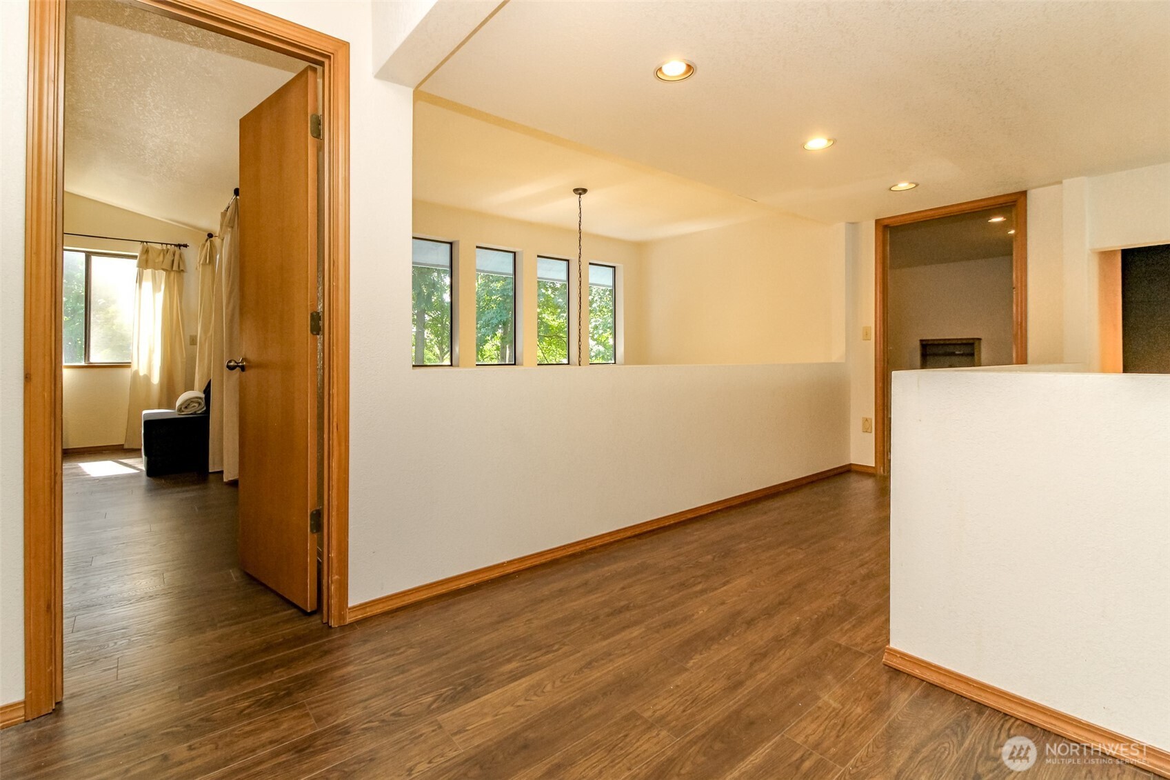 5948 Glenmore Drive Property Photo 15