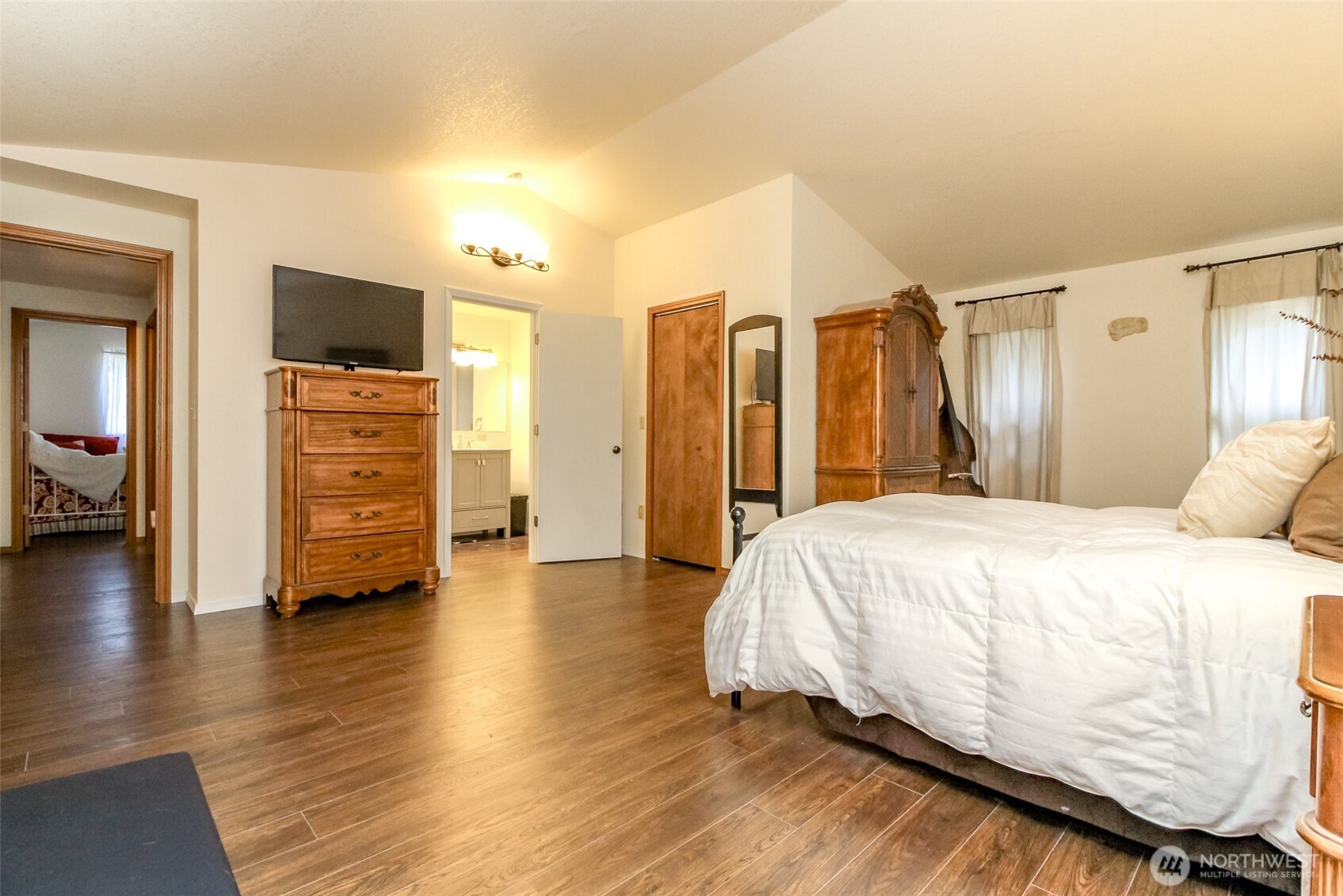 5948 Glenmore Drive Property Photo 21