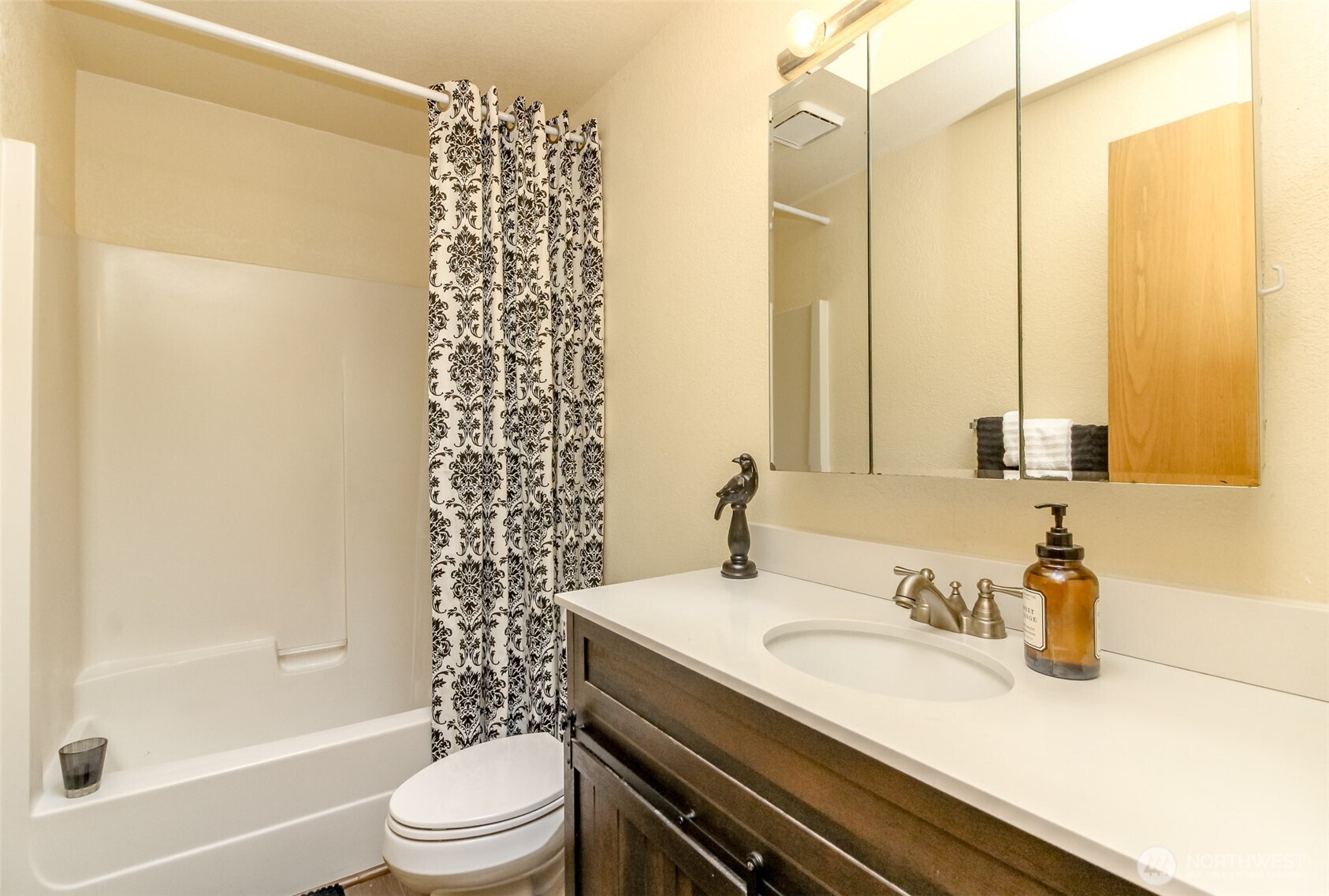 5948 Glenmore Drive Property Photo 26