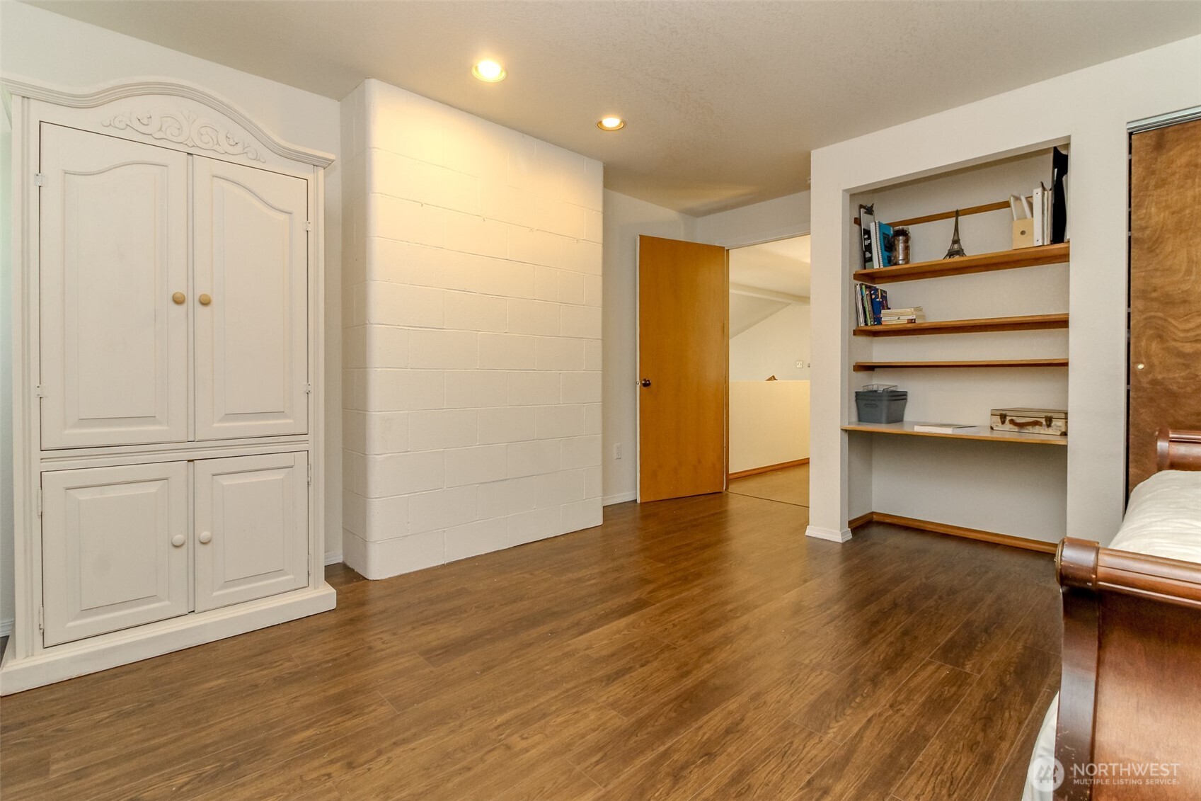5948 Glenmore Drive Property Photo 28