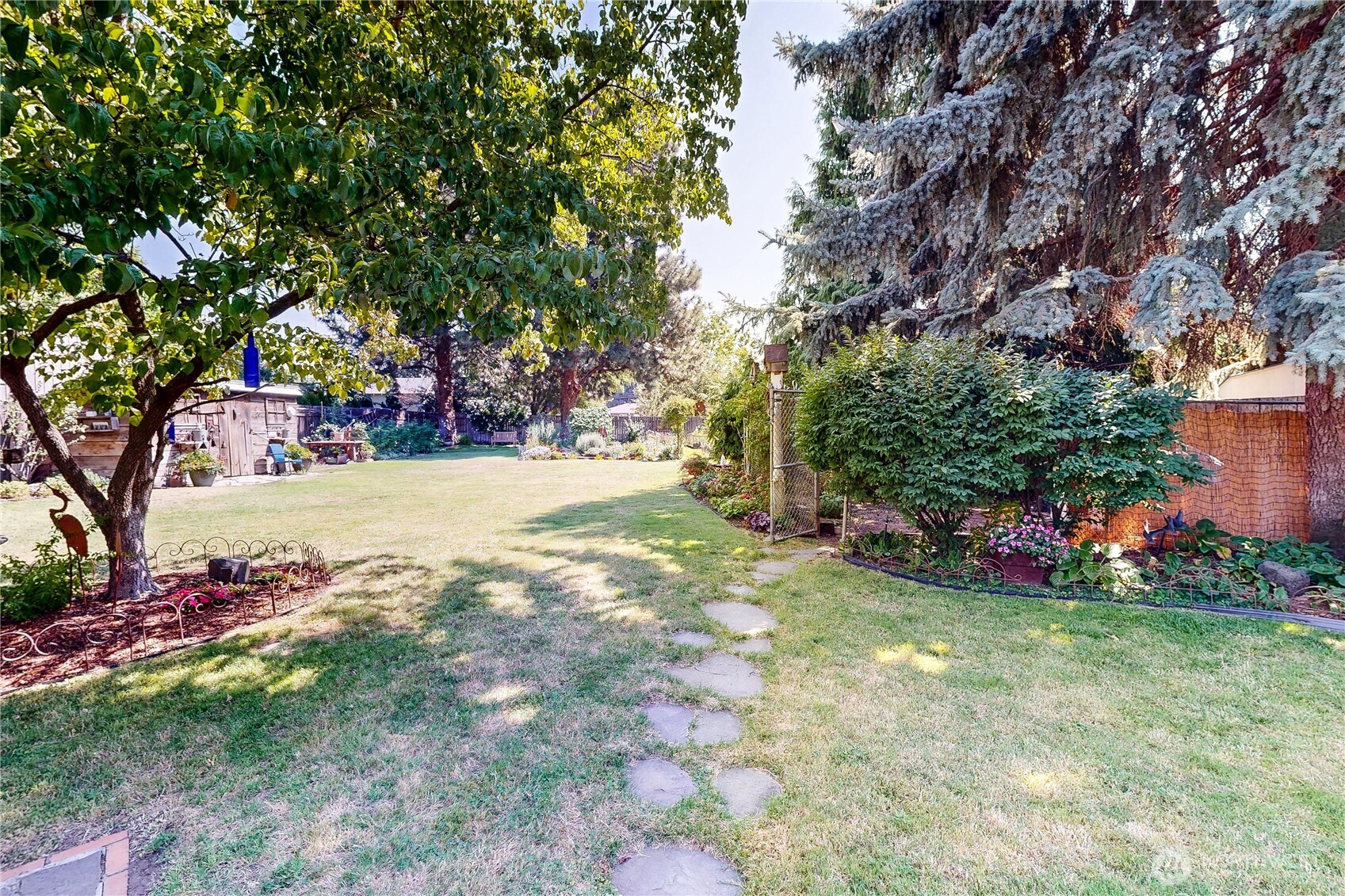 418 N Bellevue Street Property Photo 40