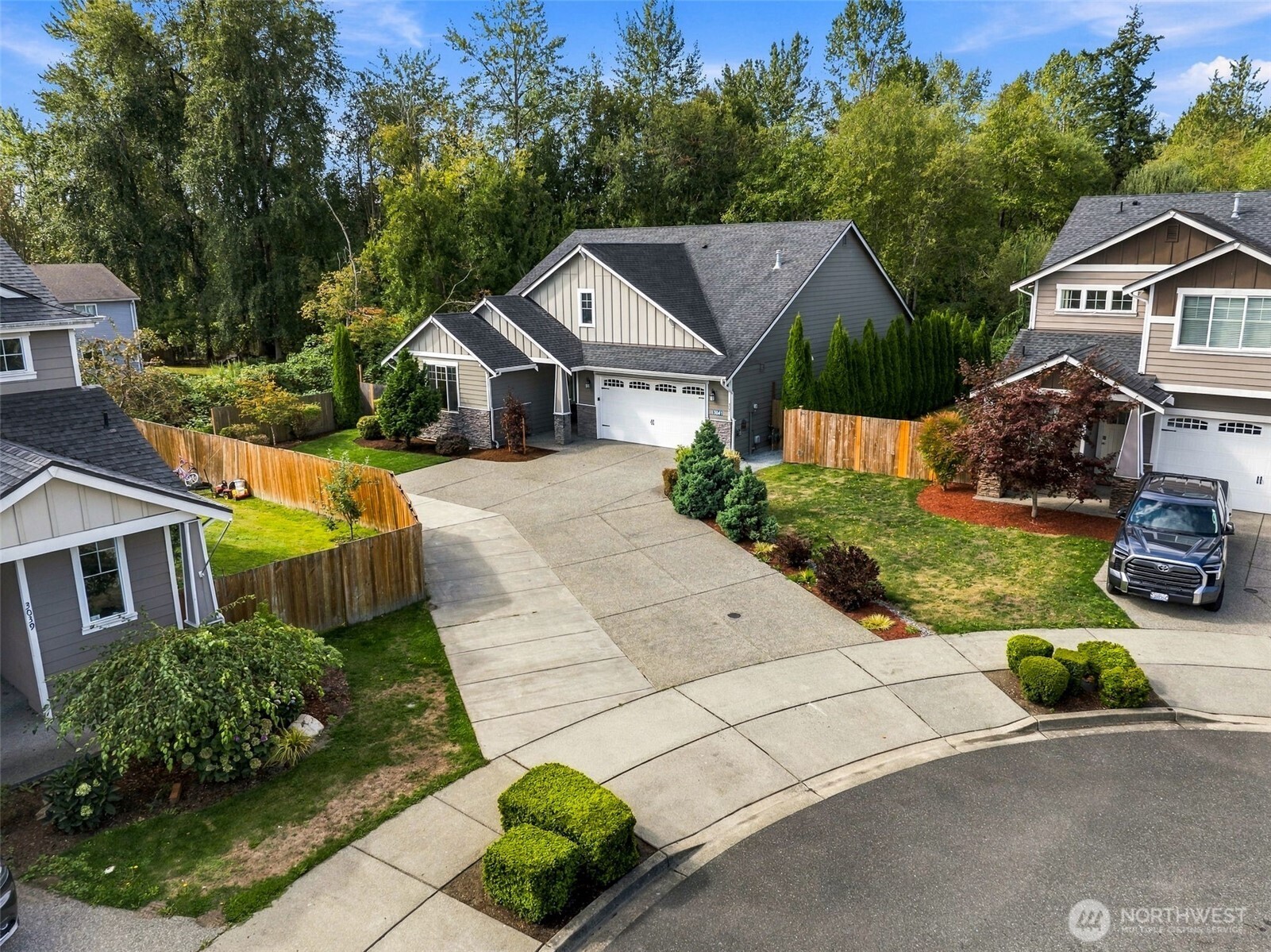 3041 Loch Ness Loop Property Photo 23