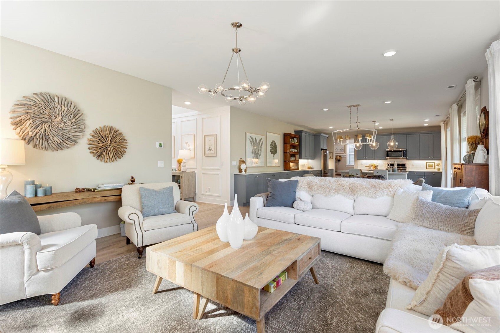 2432 Ne Waterlily Way Property Photo 3