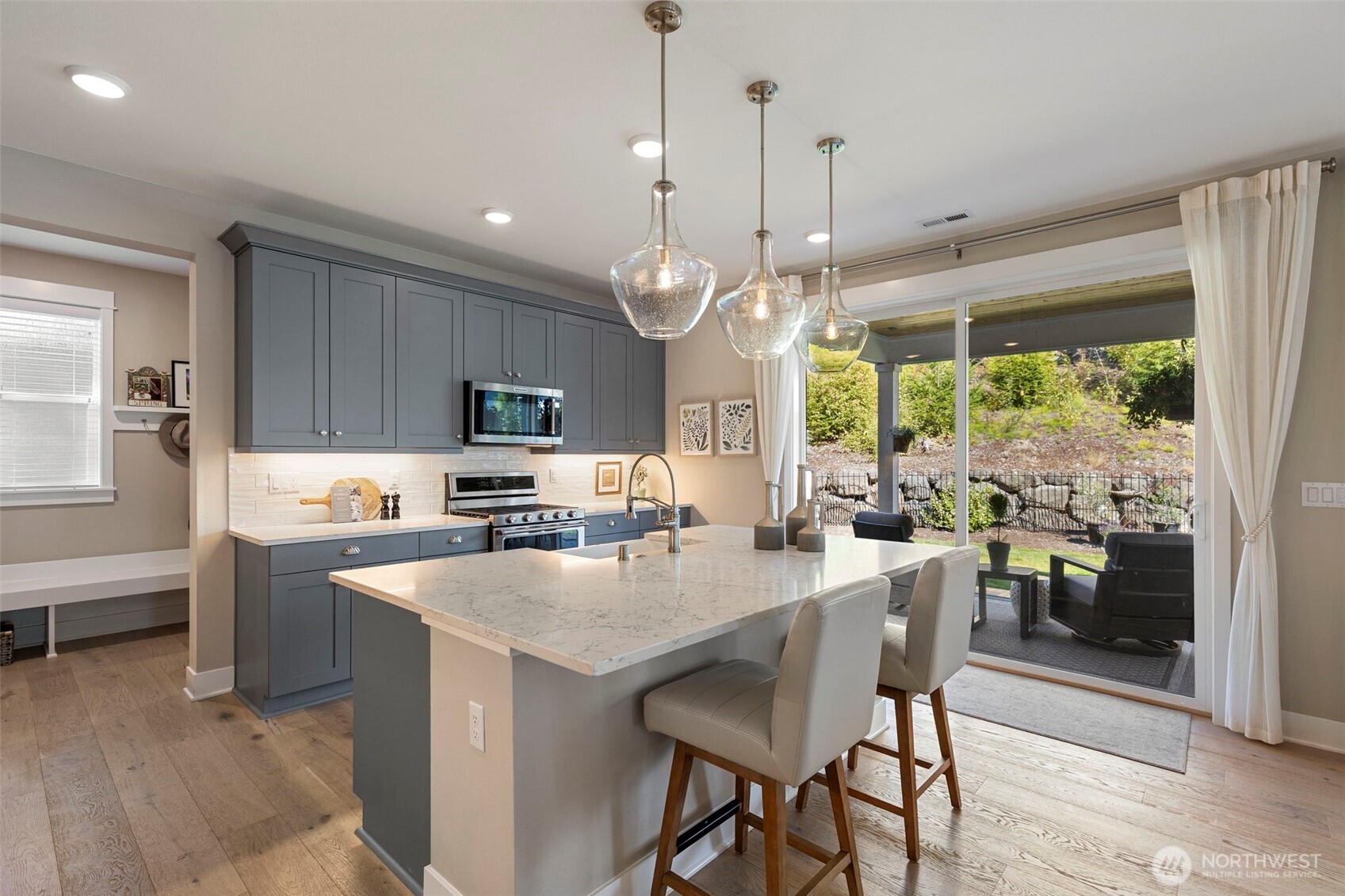 2432 Ne Waterlily Way Property Photo 14