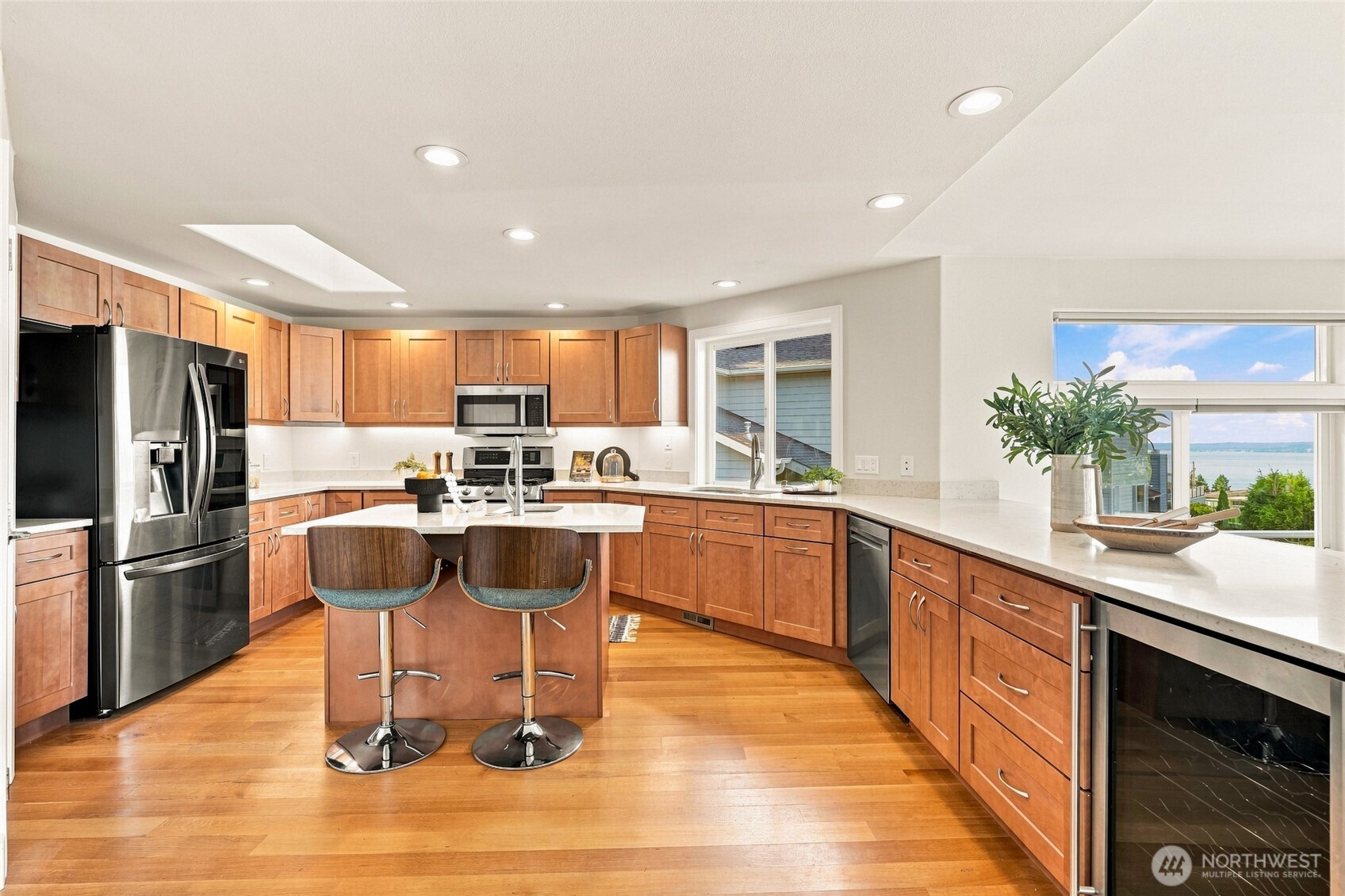 1816 England Avenue Property Photo 6