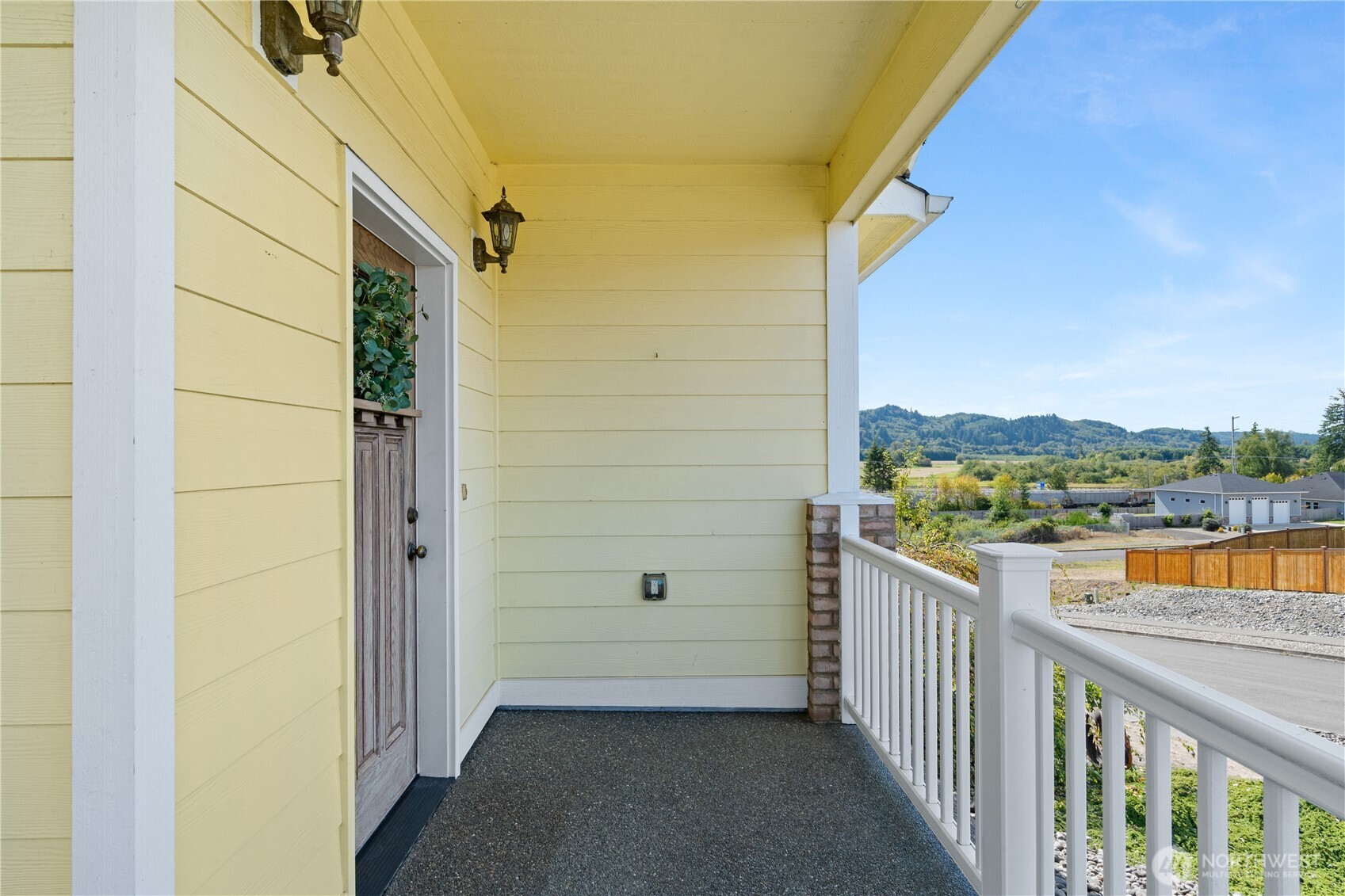190 Hemlock Street Property Photo 4