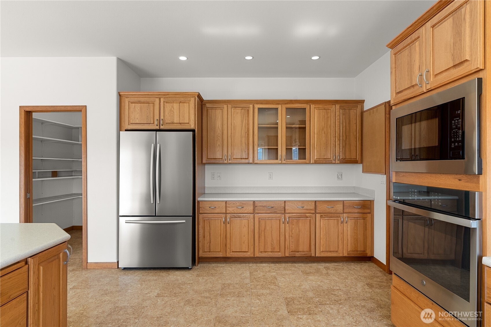 190 Hemlock Street Property Photo 13