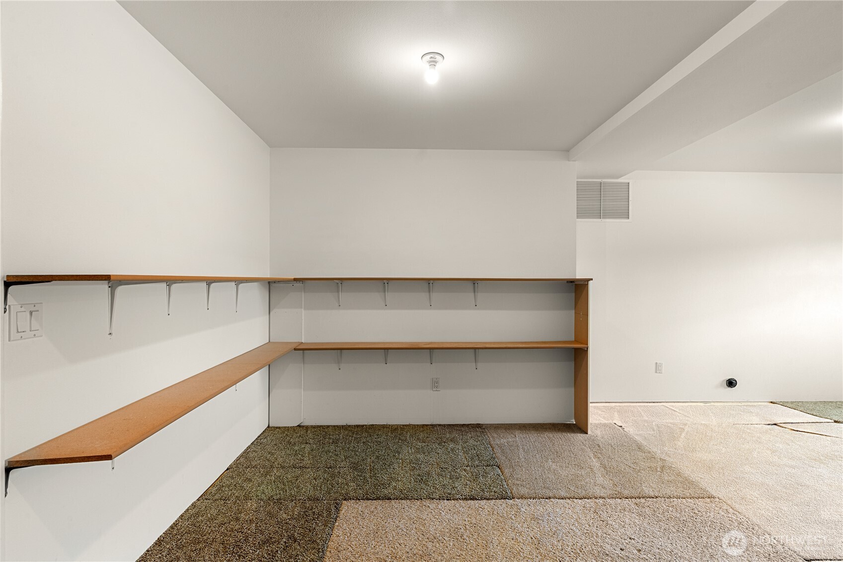 190 Hemlock Street Property Photo 30