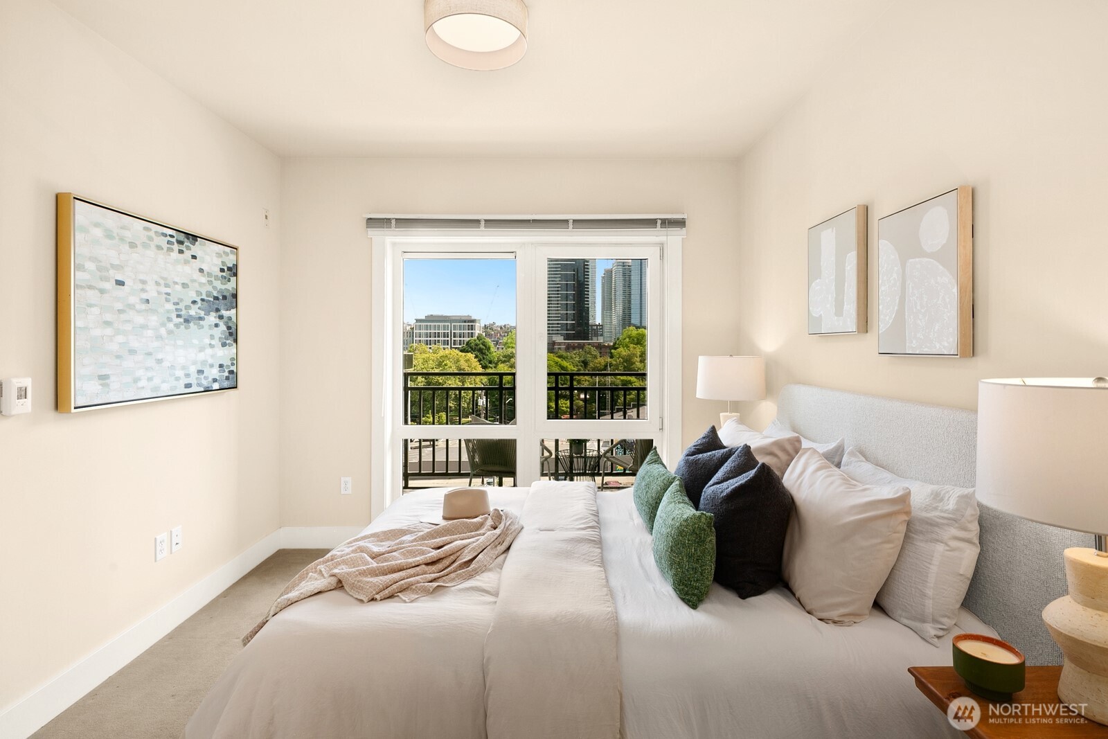 699 John Street 617 Property Photo 3
