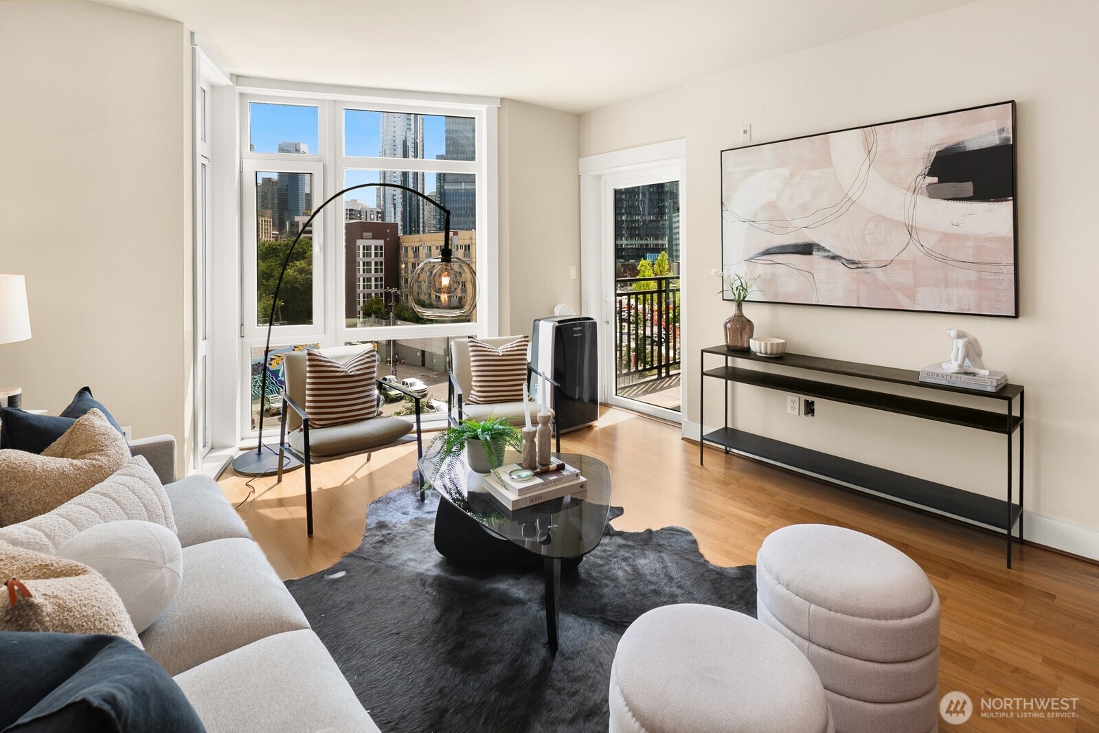 699 John Street 617 Property Photo 8