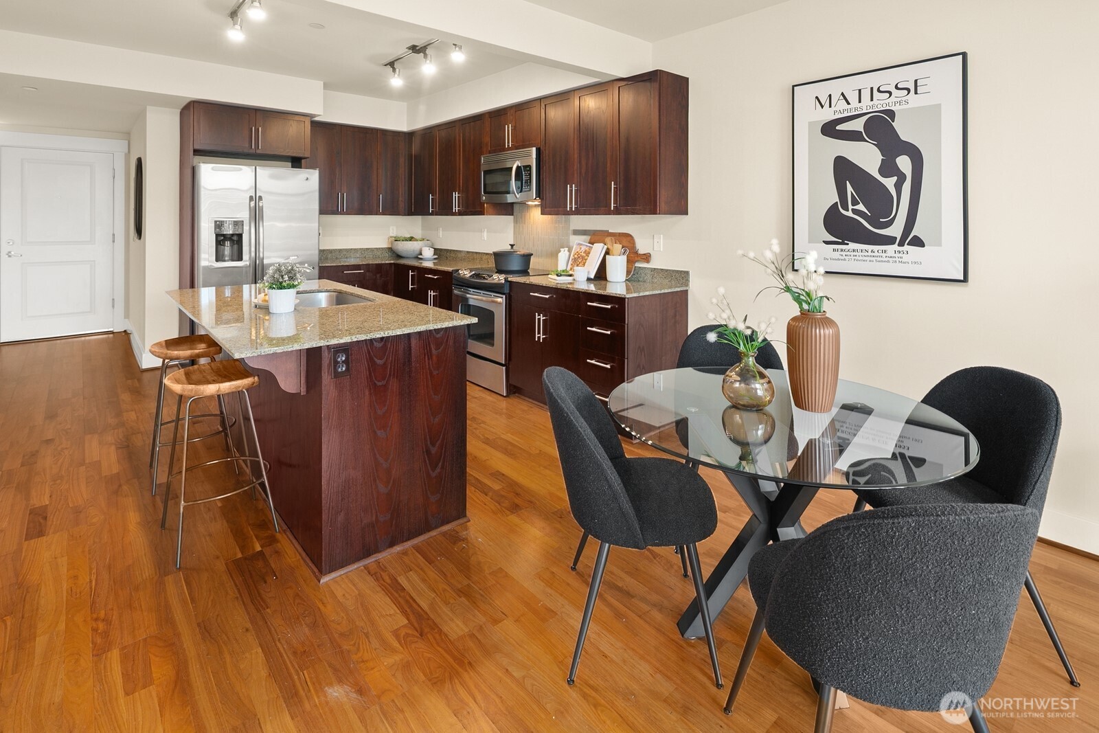 699 John Street 617 Property Photo 10