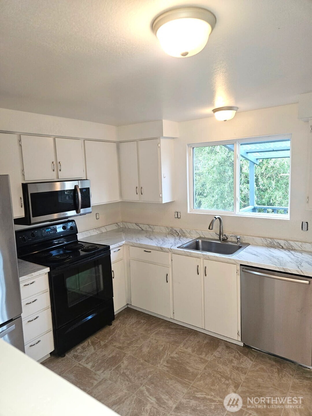 3415 158th Street Property Photo 5