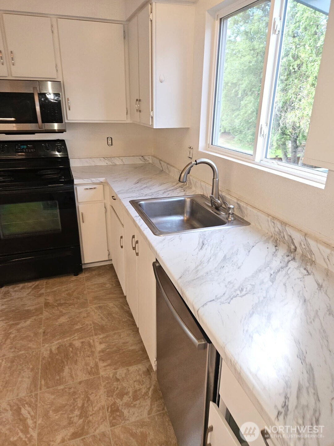 3415 158th Street Property Photo 6