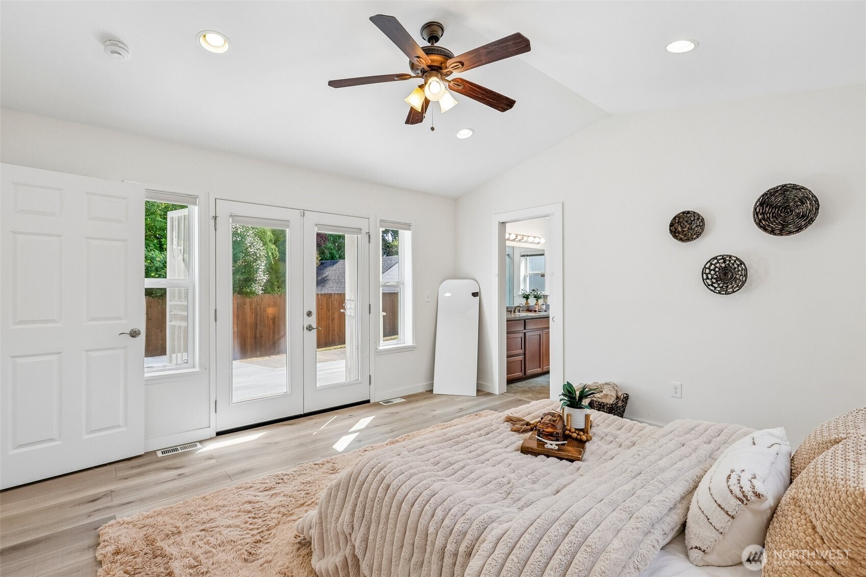 943 Nw 97th Street Property Photo 4